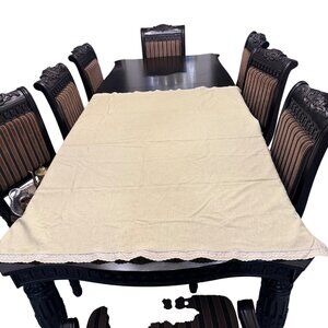 Vintage Lace-Trimmed Yellow Tablecloth Elegant Embroidered Edges Rectangular Des